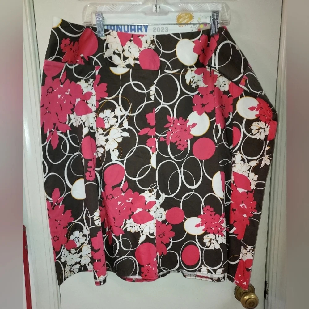 Lane Bryant Pink, Brown and White Floral Flared Skirt in Size 24